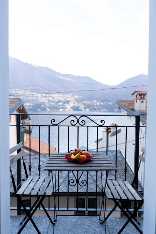 Color House Vista Lago - B&B Brienno