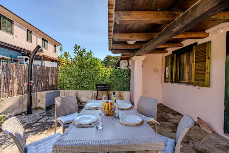 5min dalla Spiaggia La Cinta - Villetta Elegante a San Teodoro - B&B San Teodoro