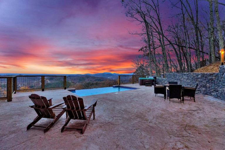 Honey Bear Hideaways - Luxury Cabin with Infinity Pool, Breathtaking Mountain Views & Sunset Decks - B&B Sevierville