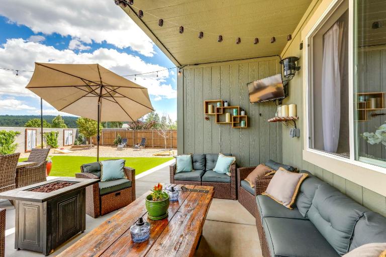 Flagstaff Home w/ Backyard Oasis: 38 Mi to Sedona! - Bed and Breakfast Bellemont
