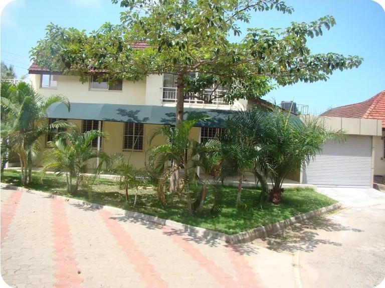 Cozy Awesome place by Coco Beach in Oysterbay - B&B Dar es Salaam