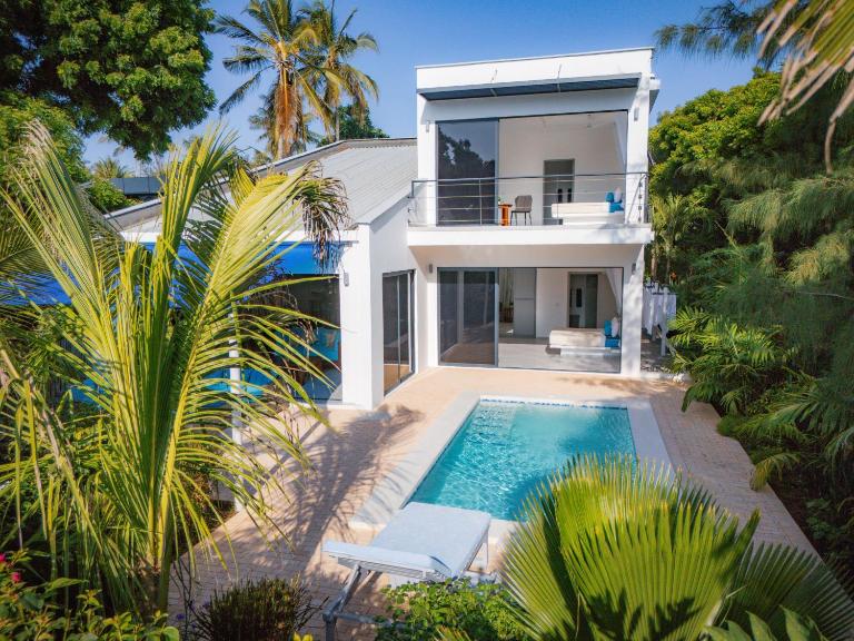 Coral Reef Villas - luxury 5 star villas each with private pool, Watamu - B&B Watamu