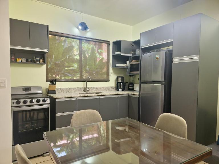 A little bit of Paradise Ground Floor Studio - B&B Playas del Coco