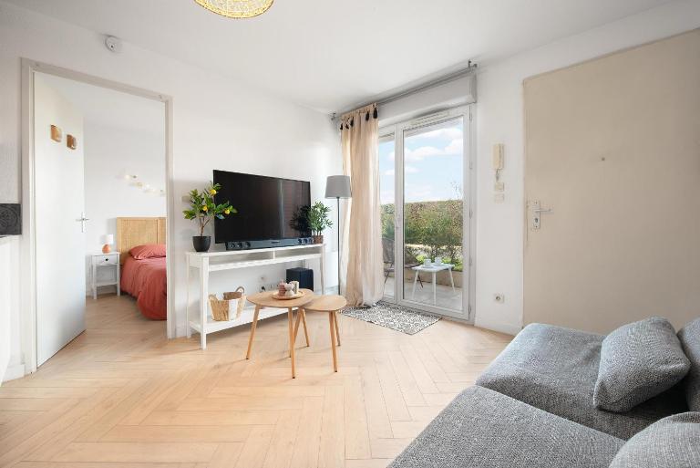 Joli T2 avec terrasse et Parking - Bed and Breakfast Toulouse