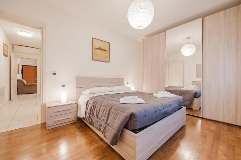Lucrezia Suite - 10 min from Venice & Free Parking - Ferienwohnung Mestre bei Venedig