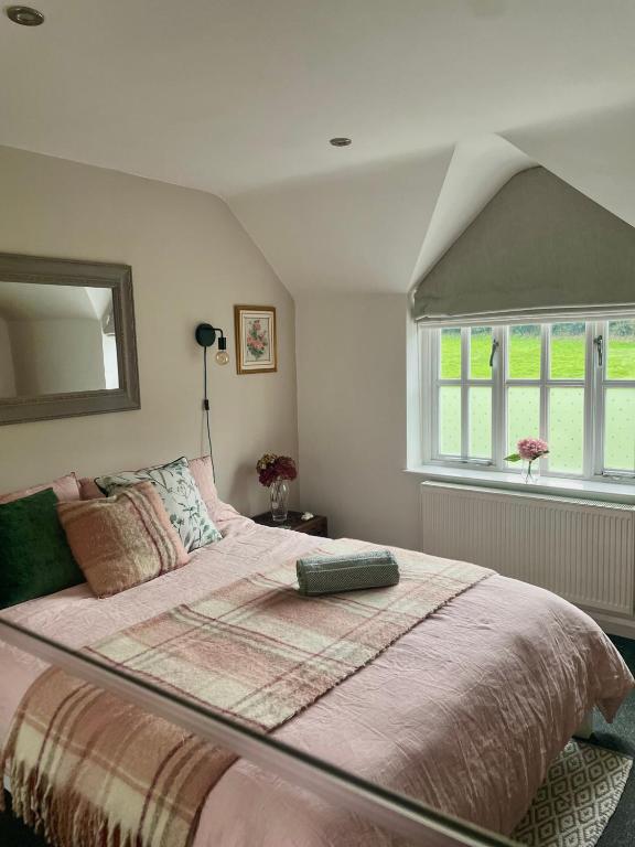 Cottage Guest House Nr Cheltenham on Cotswold Edge - B&B Churchdown