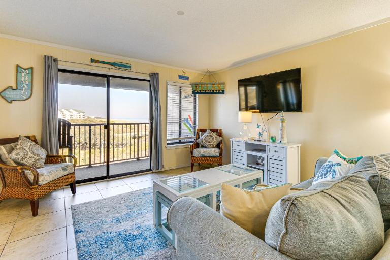 Pool Access: Beachfront Hilton Head Resort Condo - B&B Hilton Head