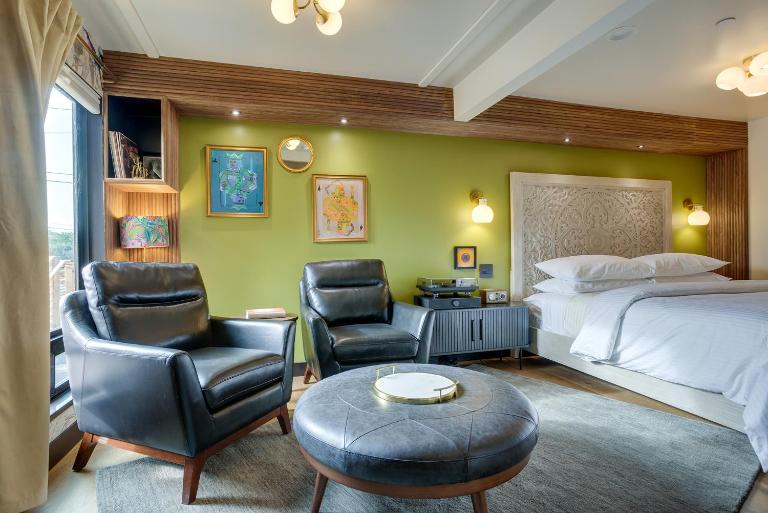 The Sun King at The Louie Boutique Motel, Walk to Everything! Dog Friendly! - Ferienwohnung Newport (Oregon)