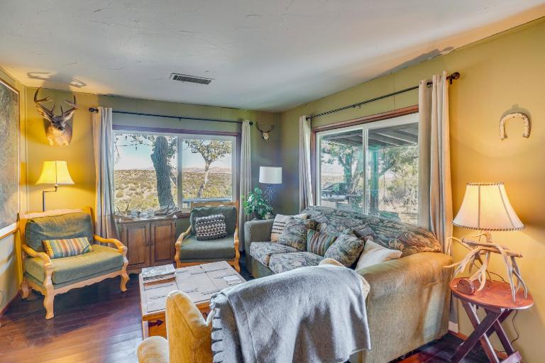 Mtn-View Gem on 20 Acres: Patagonia Cabin Hideaway - B&B Patagonia