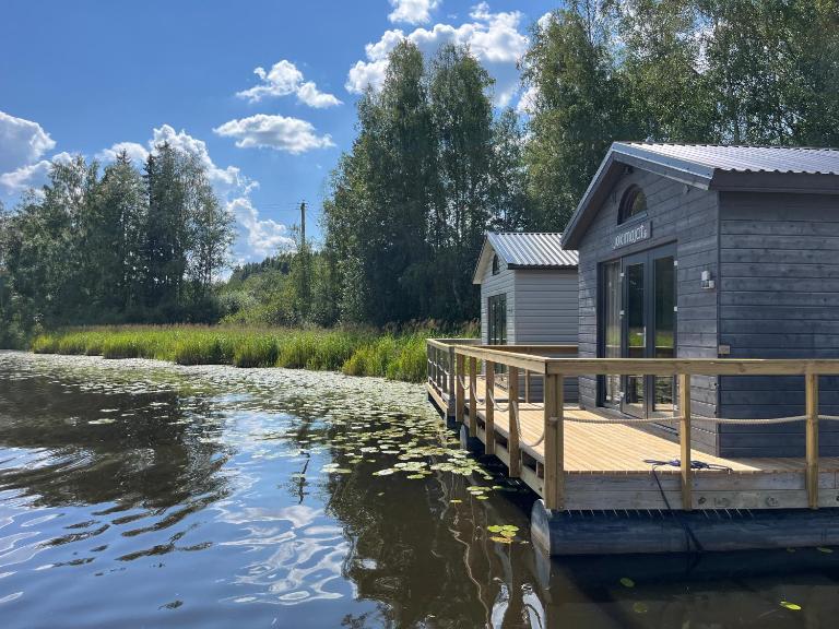 Kelluva Jokimaja - B&B Turenki