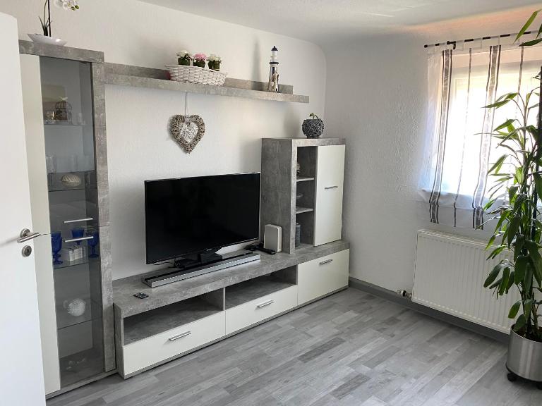 3-Zimmer Ferienwohnung Friedrichshafen nahe Stadtzentrum Bodensee 1-4 Personen - Chambres d'hôtes Friedrichshafen