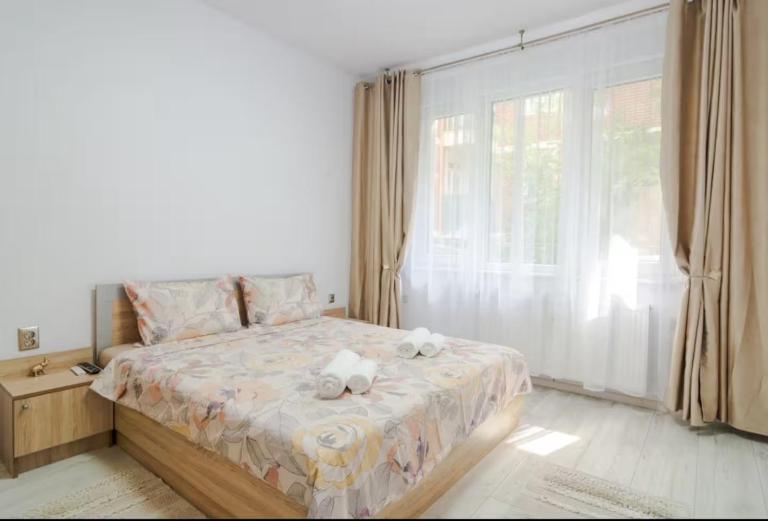 Miami 2BDR Central Apt near Vitosha BLVD w Wifi - Bed and Breakfast Sofia