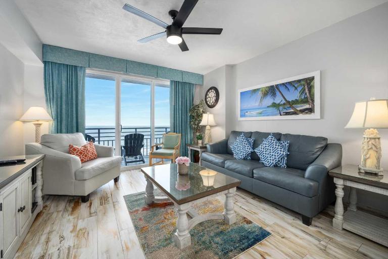 Luxury 14th Floor 1 BR Condo Direct Oceanfront Wyndham Ocean Walk Resort Daytona Beach | 1403 - Chambres d'hôtes Daytona Beach