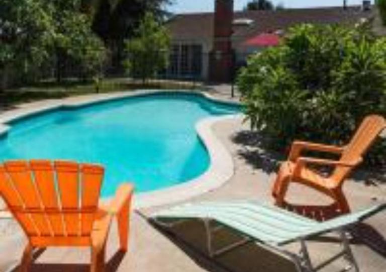 MagicwayVillas TeaCup Pool House - Walking Distance to Disneyland - Bed and Breakfast Anaheim
