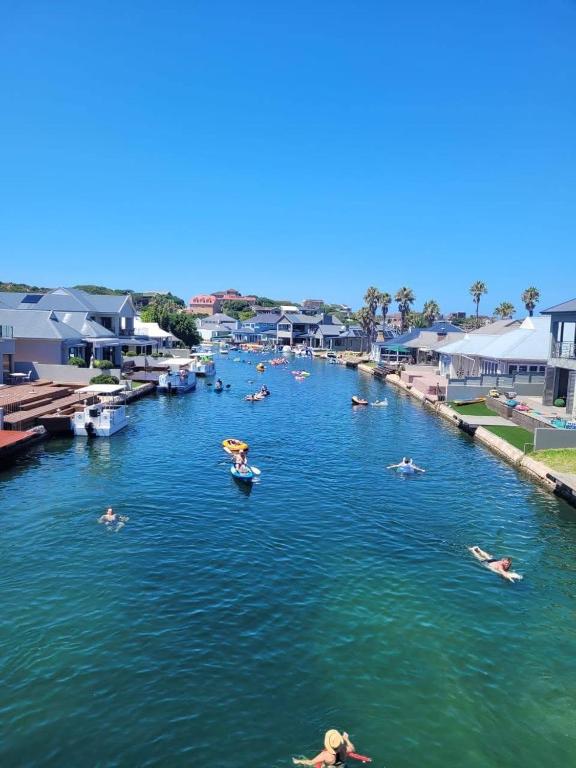Jeffreys Bay - Life on the Canals - Bed and Breakfast Jeffreys Bay