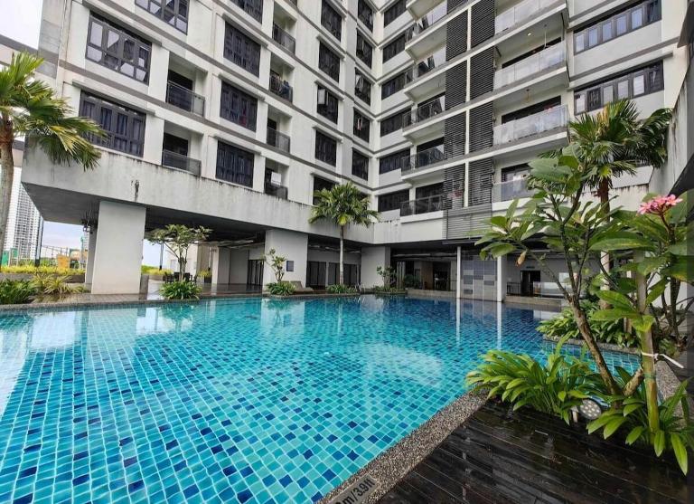 Meridin Sovo 2Pax Modern Comfort Netflix BySTAY - B&B Iskandar Puteri