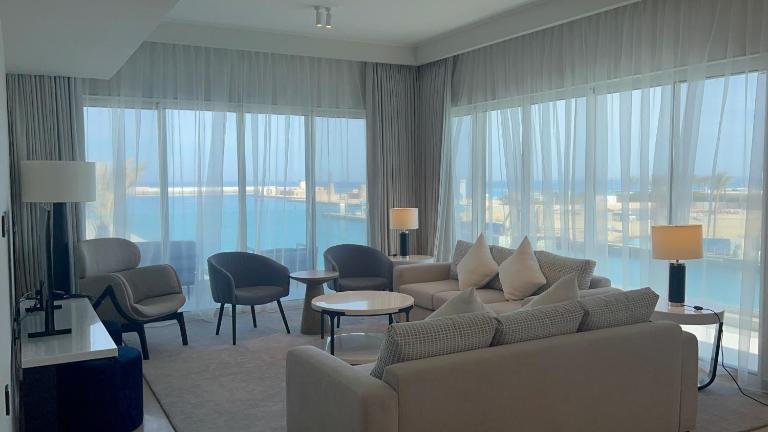 Presidential Serviced Apartment-4 Suite at The Address Beach - B&B El Alamein