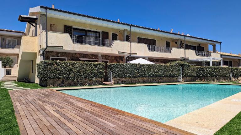 Appartamento con Piscina - Luna Ruja Palau - B&B Palau
