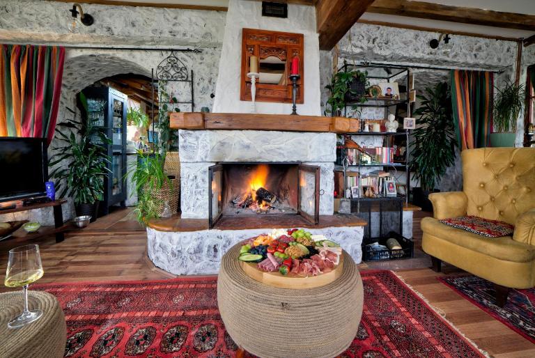 Etno kompleks Orahovac - Vila Paun - B&B Vrbica