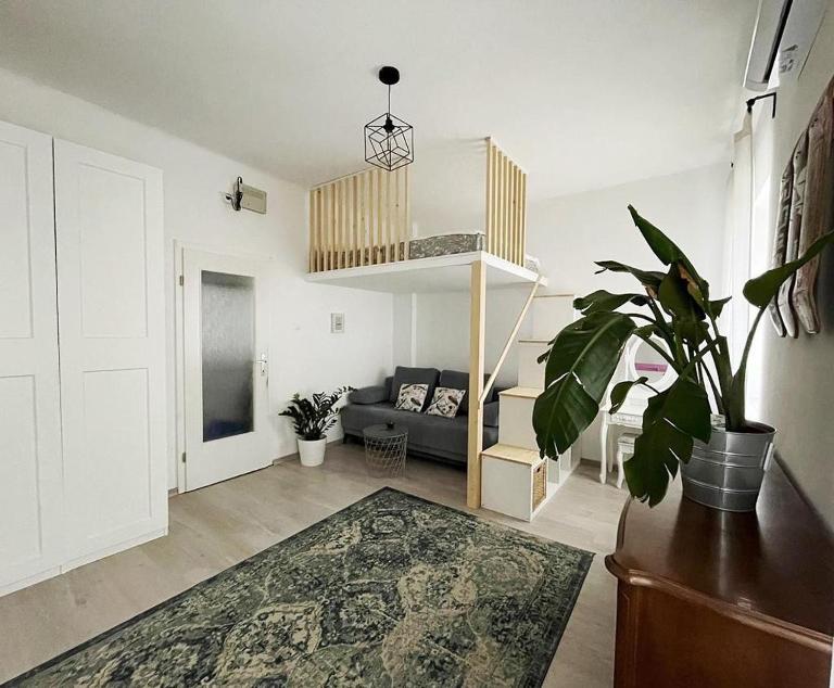 Manca's Apartment with Free Parking - B&B Ljubljana