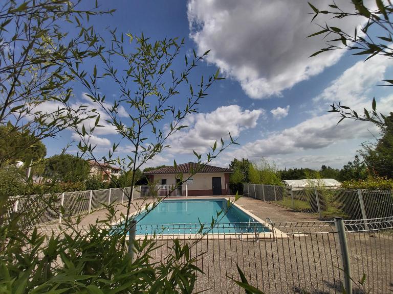 Le Sporting Land - avec entrée autonome, parking privé & sa piscine ! - - Bed and Breakfast Gaillac