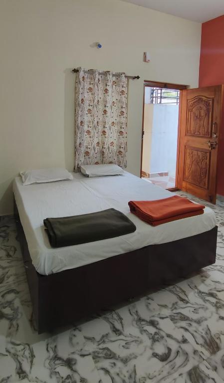 Vasavi Villa Hampi - Bed and Breakfast Hampi