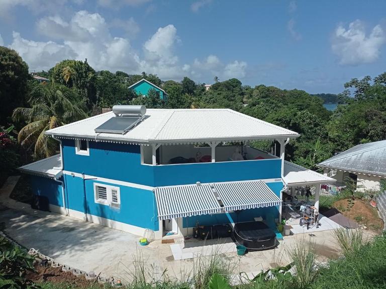 Haut de villa indépendant, vue et accès mer, 100m de la plage, idéal famille - B&B La Trinité