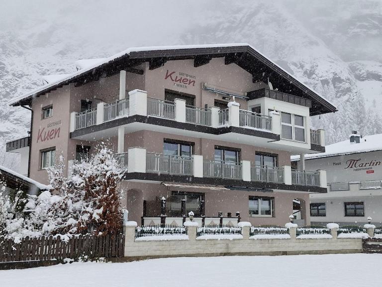 Gästehaus Kuen - B&B Längenfeld