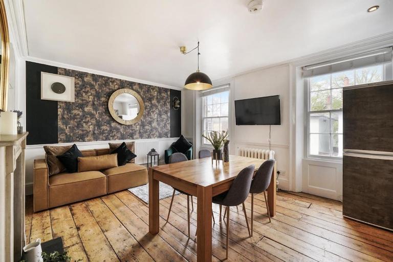 Cosy Central Retreat with Free Parking - B&B Canterbury