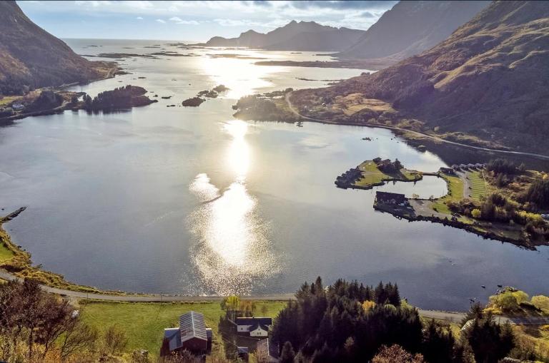 Lofoten Farm House - B&B Festvåg