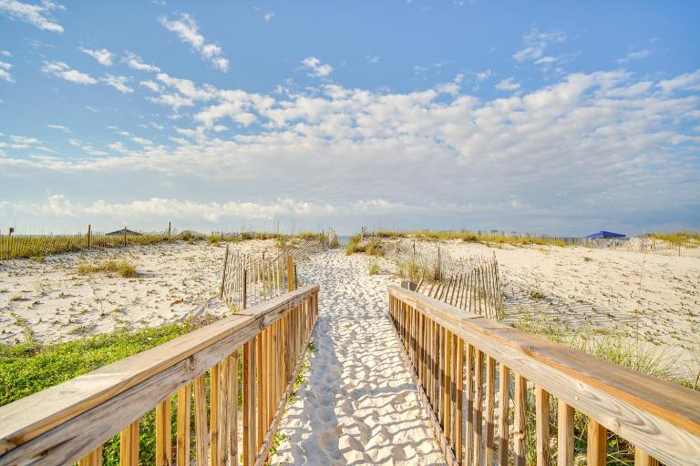 Gulf Shores Condo: Private Community Beach Access - B&B Gulf Shores