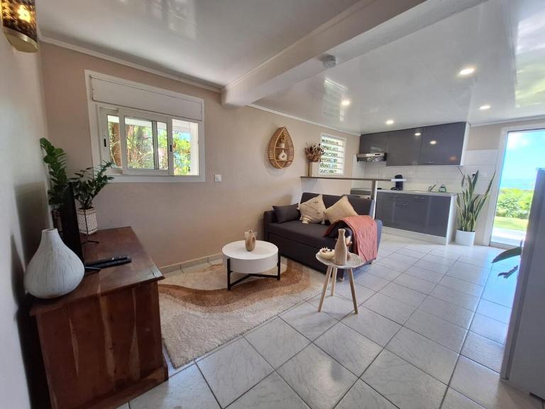 Appartement meublé avec jardin - Chambres d'hôtes Sainte-Suzanne