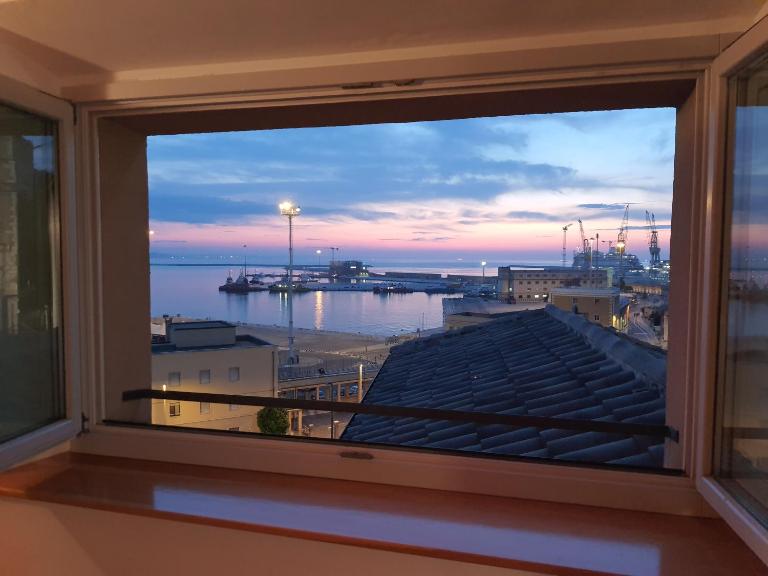 La Finestra sul Porto Apartment - Ferienwohnung Ancona