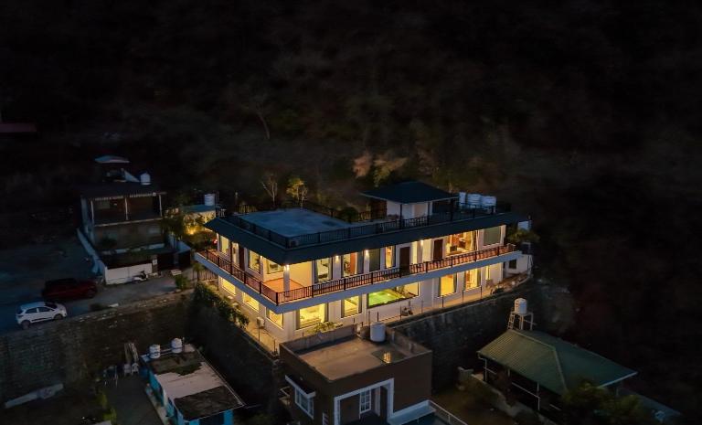 SaffronStays Glass Forest - B&B Dehradun