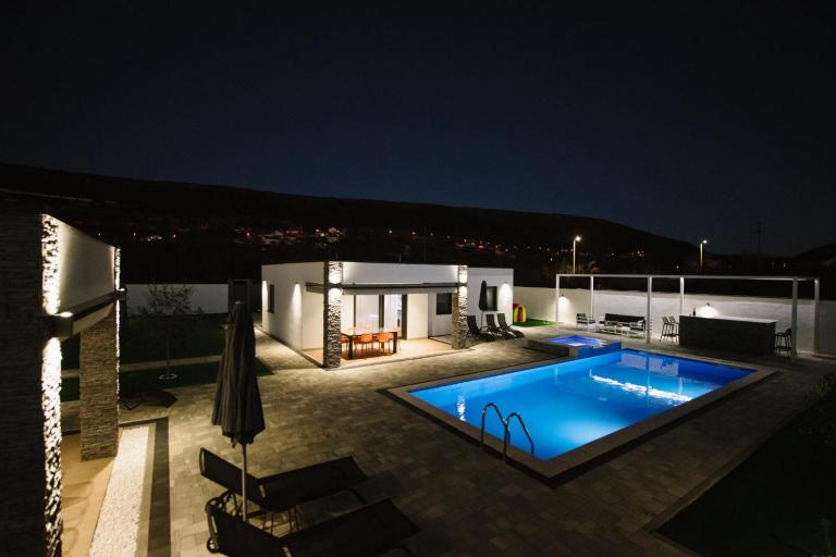 Luxury Villa Blue Sky - B&B Siroki Brijeg
