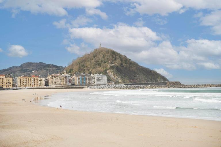 Apartamento reformado con encanto junto a la playa Zurriola, en Donostia - San Sebastián - Bed and Breakfast San Sebastian