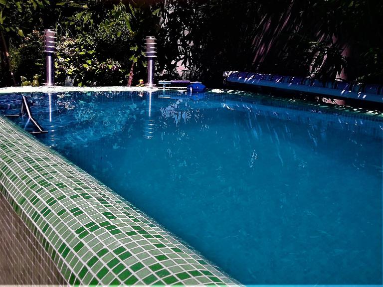 Apartments at Villa with swimming pool&parking - Bed and Breakfast Budva