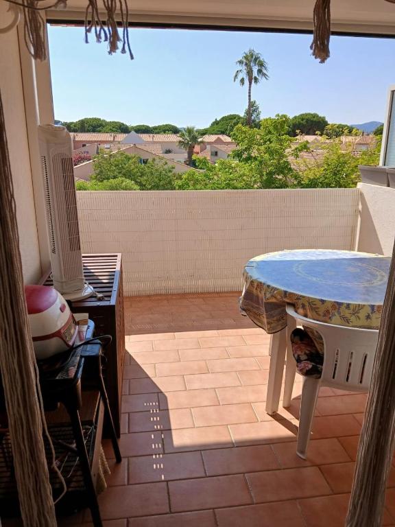 2 pièces terrasse 39m2 à 500m de la plage - Ferienwohnung Le Lavandou