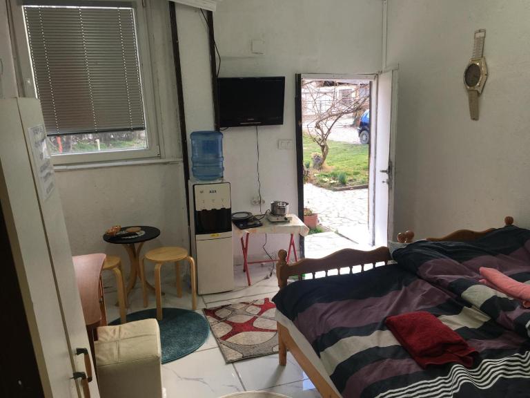 Parkside little garden apartment - B&B Struga