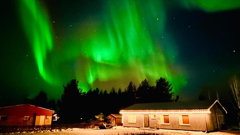Willa Reindeer - komfortowy dom w sercu Laponii! - B&B Pello