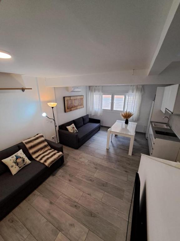 10Guests-3minToMetro - B&B Madrid