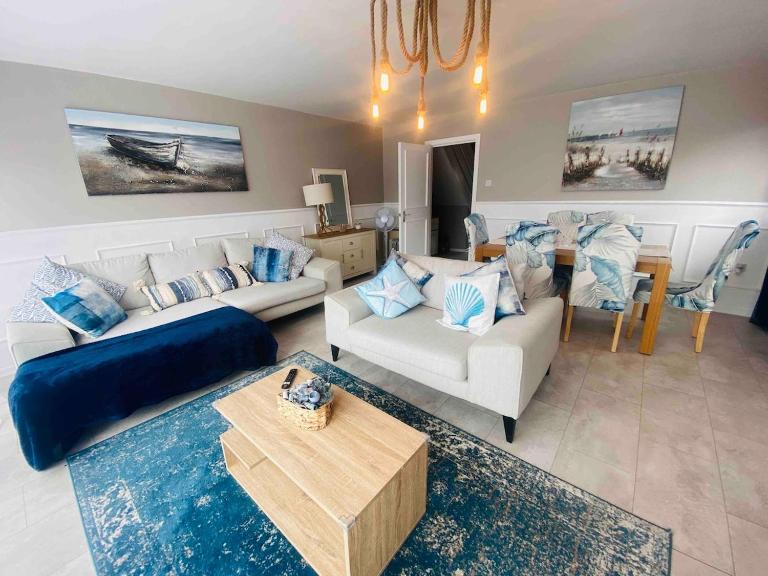 2 bedroom apartment in Newcastle, northern ireland - B&B Newcastle