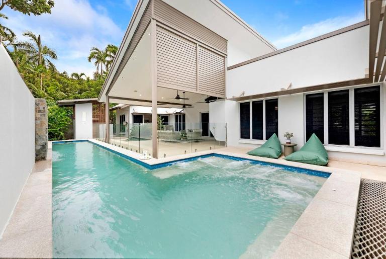 Dune - Poolside Elegance near Parap Markets & Beach - B&B Barraba