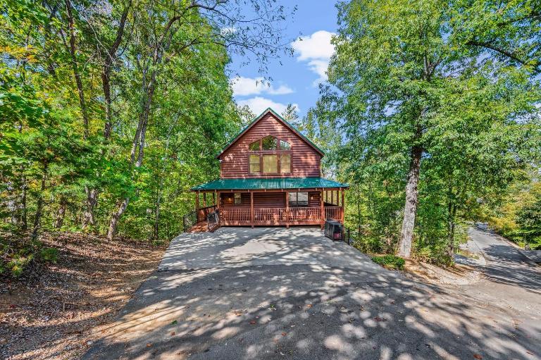 08 Miles to Strip, Pool, Game Room, Theater - Bed and Breakfast Pigeon Forge