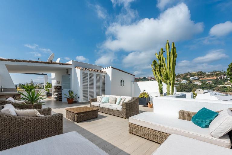 Casa Angela 3 Bedrooms Penthouse Apartment in La Quinta Golf Marbella - Ferienwohnung Benahavís