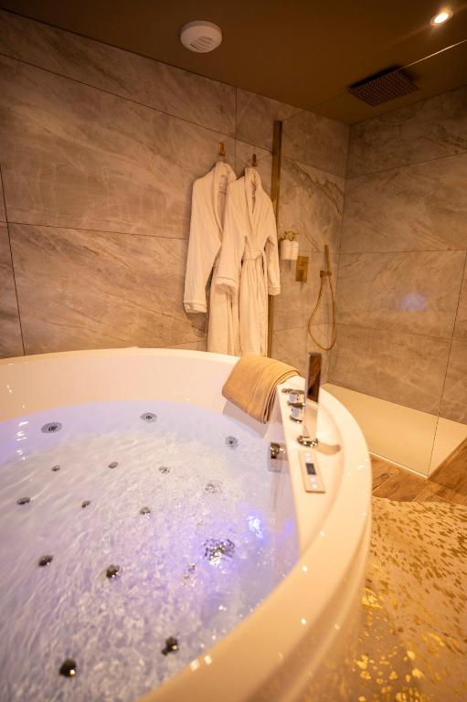 Spa beige room - Chambres d'hôtes Berstett