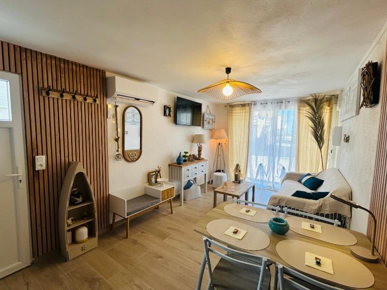 Bas de Chalet Santa Giulia - B&B Gruissan