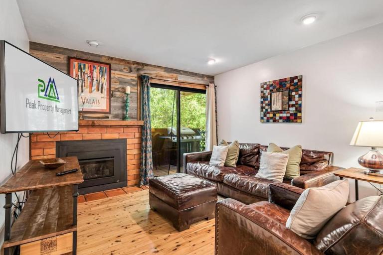 Modern Mountain Riverfront Condo, Walk to Lift - B&B Avon