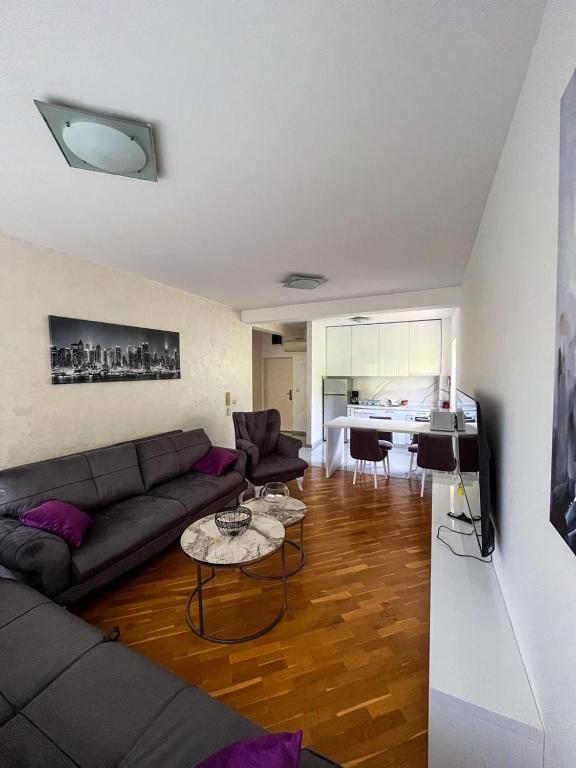 Sky apartment - Becici - Bed and Breakfast Bečići