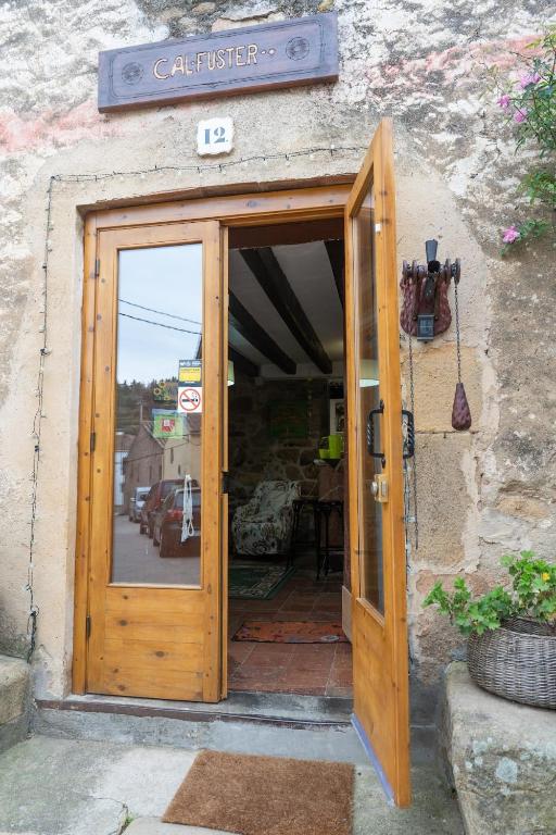 Masia Cal Fuster - B&B Joanet
